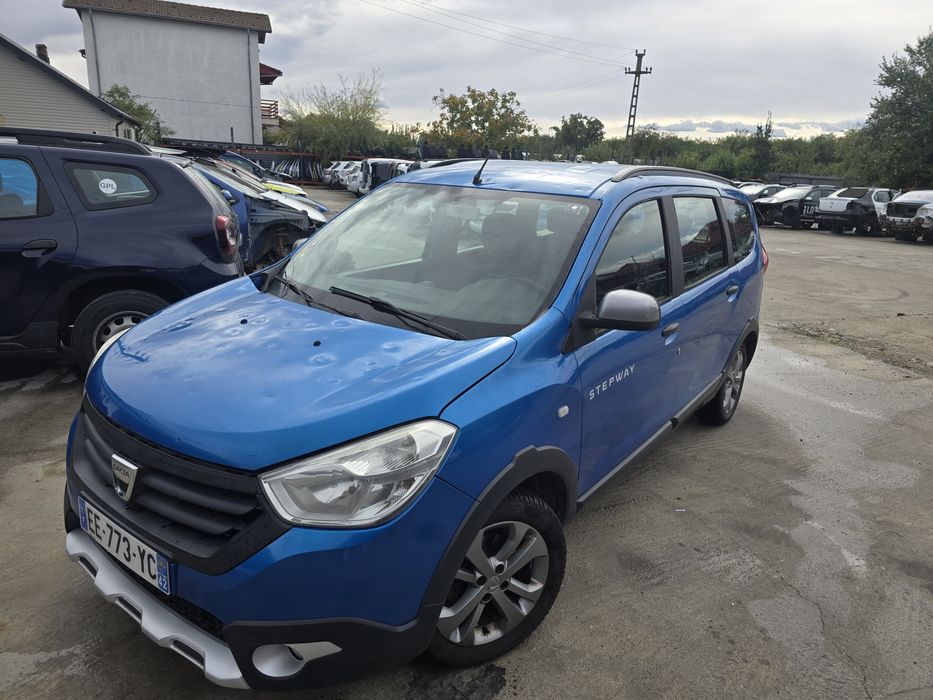 Dacia Lodgy 7 Locuri clima varianta full  avariata de Grindina