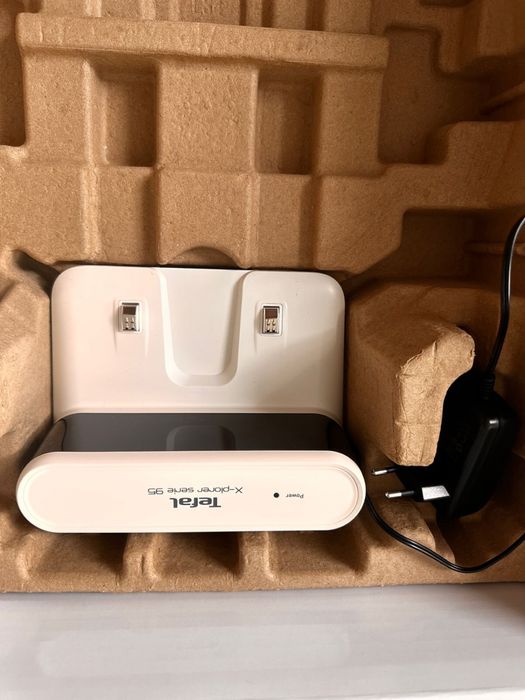 Срочно !Продам новый моющий робот пылесос