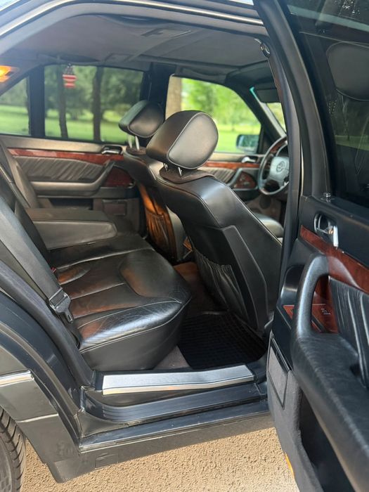 Mercedes-Benz W140