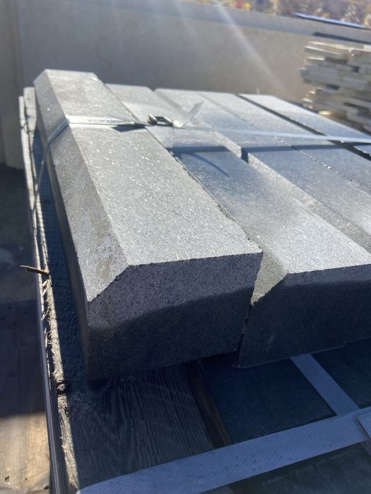 Бордюр от черен гранит 50/10/8 см