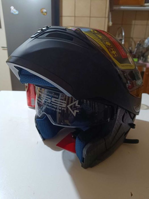 шлем модуларен  за мотор