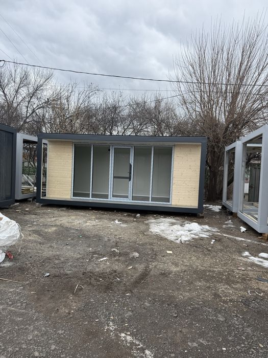 Vand container 6x2,4 cu usa si geam 2.800€ cu transport inclus