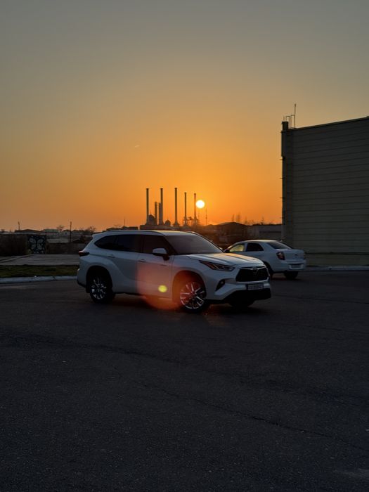 Продается Toyota Highlander Hybrid
