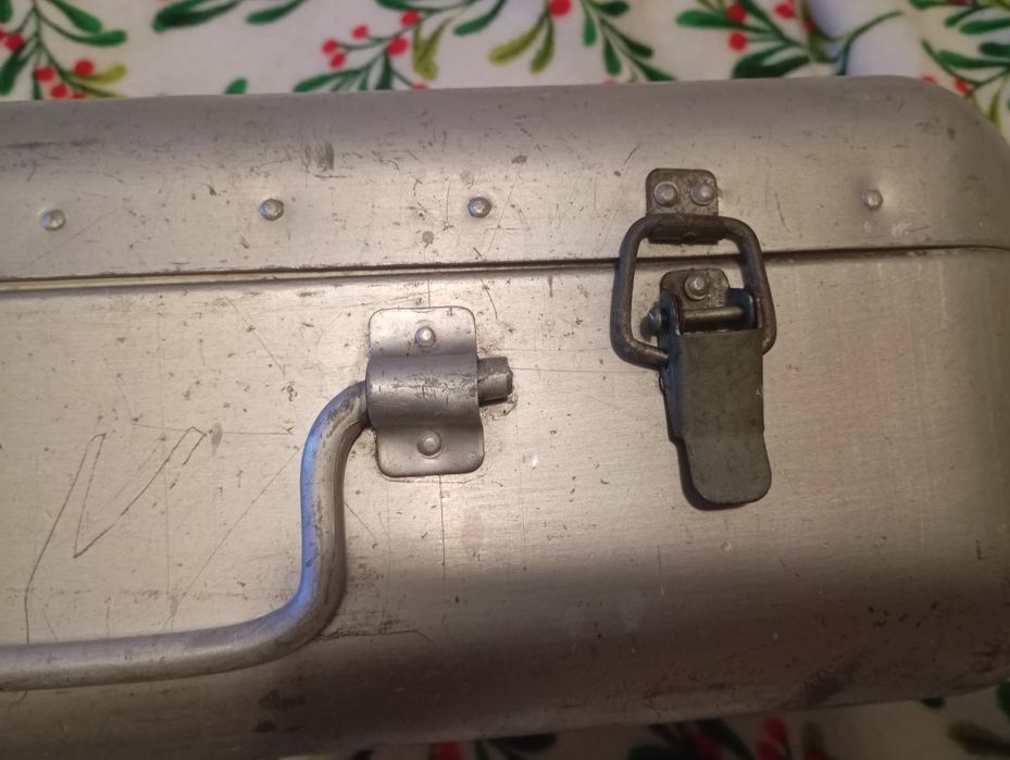 Cutie aluminiu ambulanță anii '80