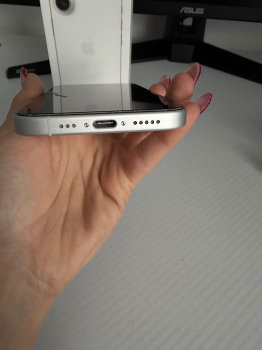 Iphone 16 128GB - в гаранция