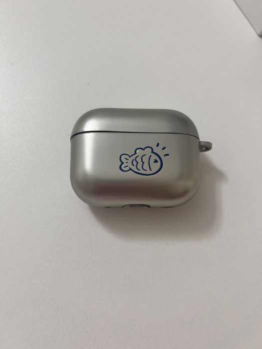 Продам чехол AirPods Pro