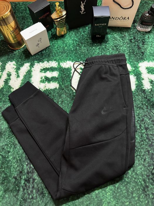 pantaloni nike tech m,l