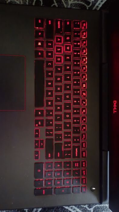Геймърски лаптоп Dell Inspiron 7577 / GTX 1060
