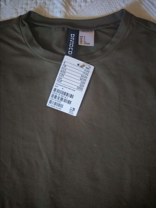 Tricou H&M  Divided mărimea S, nou cu eticheta
