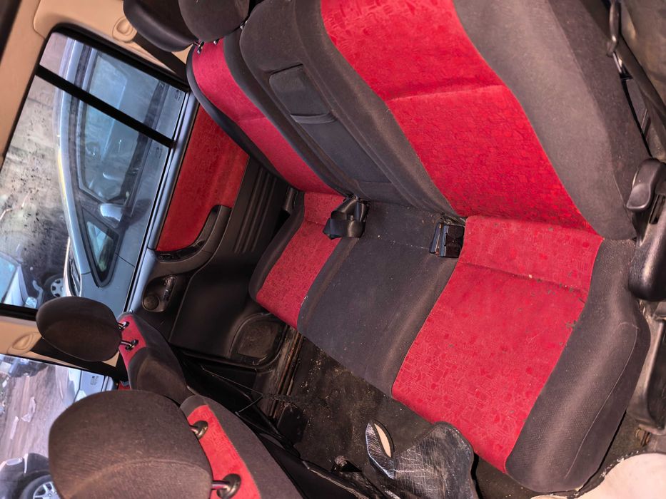 Опел Зафира А, на Части