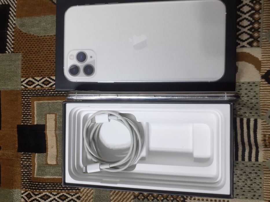 Продам iPhone 11 Pro Max
