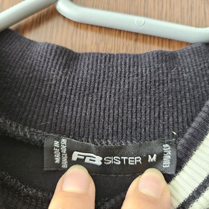 Спортна рокля с дълъг ръкав