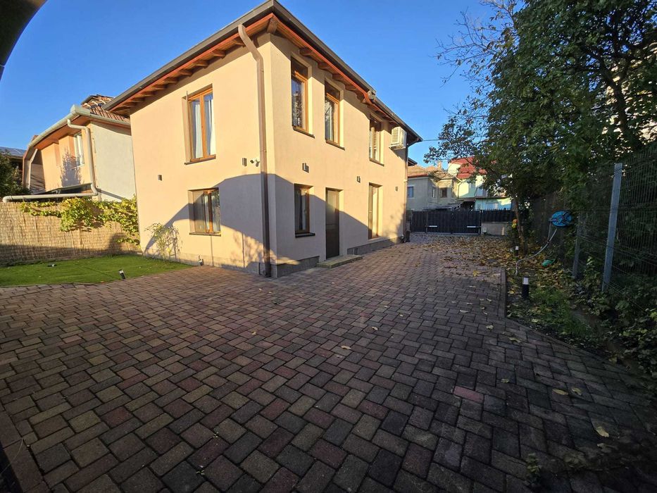 Casa individuala de vanzare fara comision la cumparare