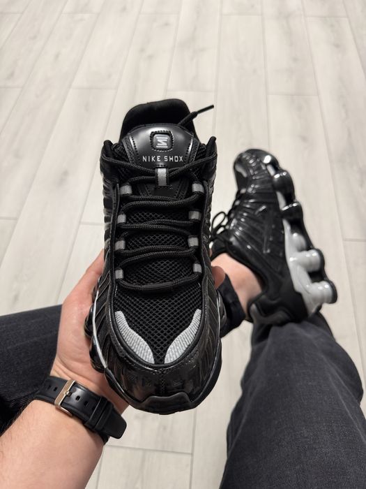 Adidasi Barbati Nike Shox Negru & Gri!