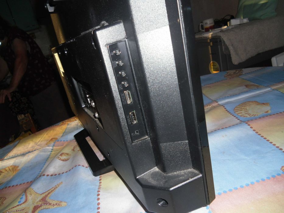 30. Продавам Телевизор GRUNDIG ” Full HD/HD LED TV-Модел:28 VLE 5500