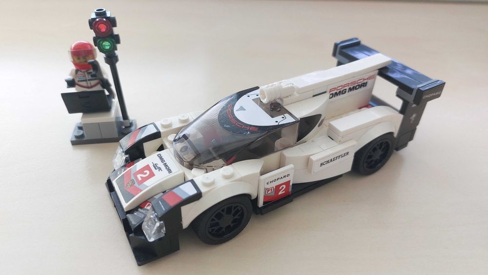 Няколко LEGO Speed Champions