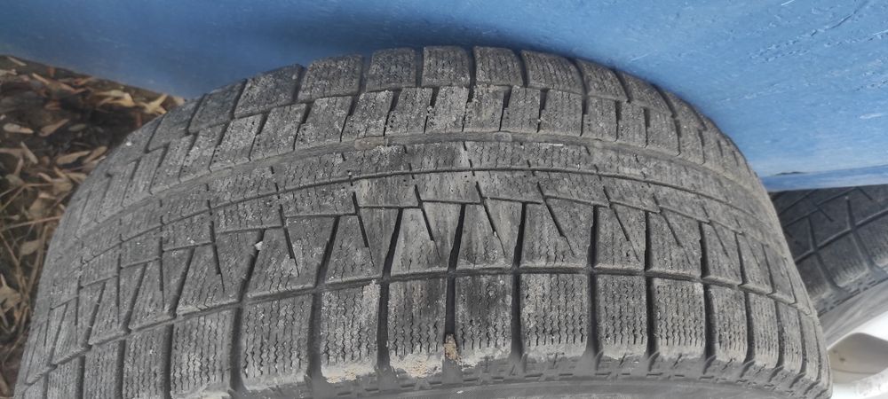 Диски с резиной.