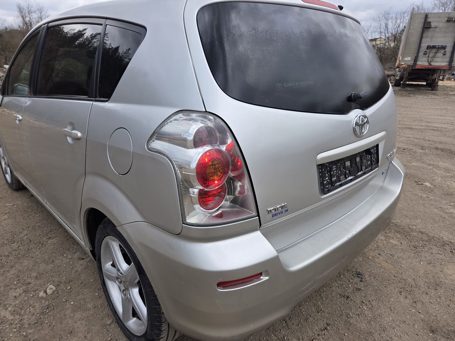 На части!!  Toyota  Corolla Verso 2.2 d-cat 177 Тойота Корола Версо
