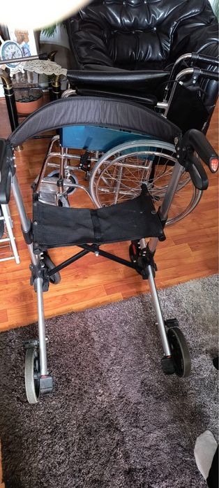 Rolator cu 4 Roti din Aluminiu