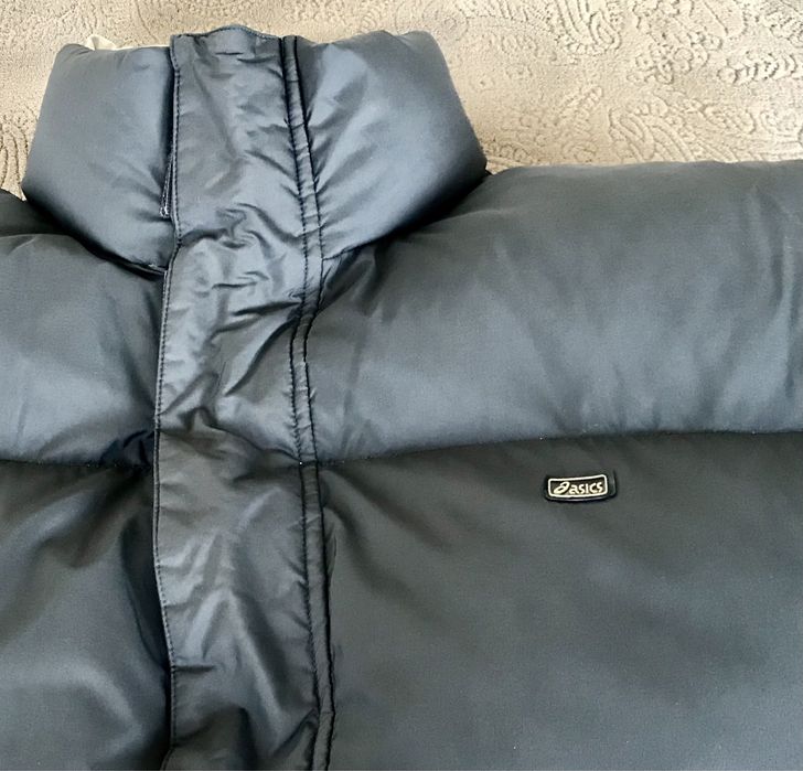 ASICS. ДВА елека в един (XL размер). Коледна оферта до 31/12/2025