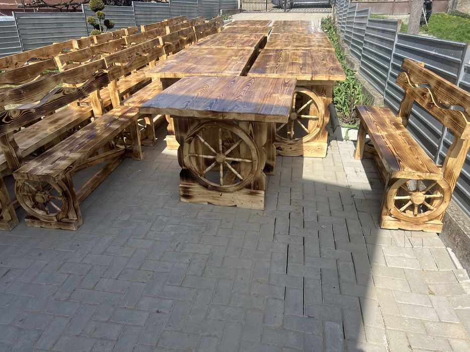 Stalpi sculptati si altele