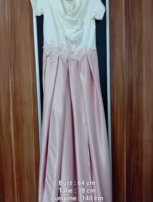 Rochie lungă , o singură purtare.