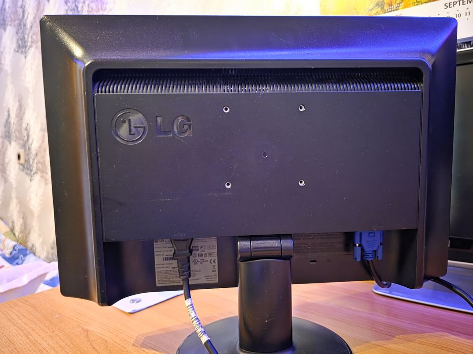 Монитор плосък LG