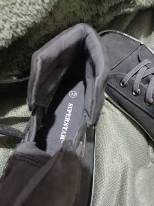 Нови кецки 33 номер