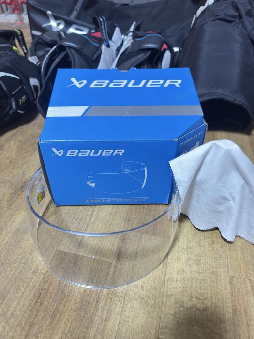 Продам комплекты с хоккею