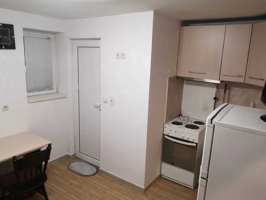 Дава се под наем Едностаен апартамент в Пловдив, Център - 15 кв.м за 153 € - Снимка #3