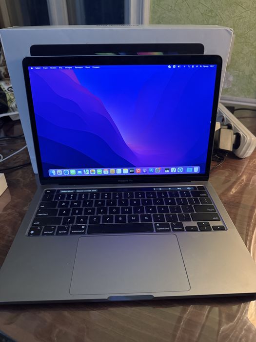 MacBook Pro 13” M2 2022 (8gb/512ssd) с коробкой, состояние отличное