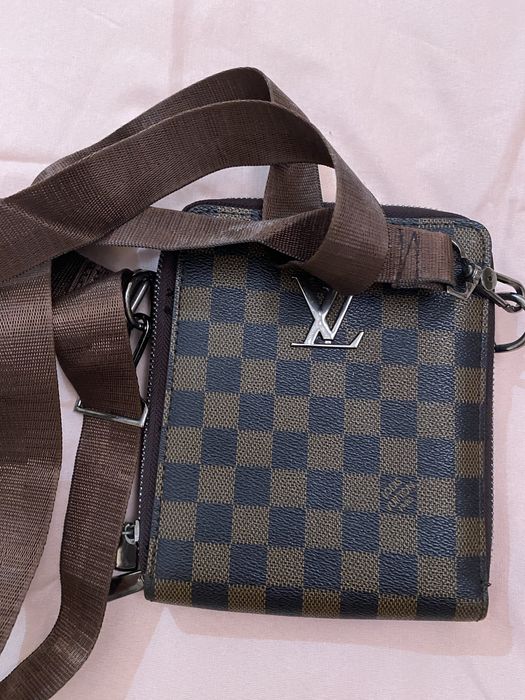 Новая  мужская  барсетка  срочно продам .