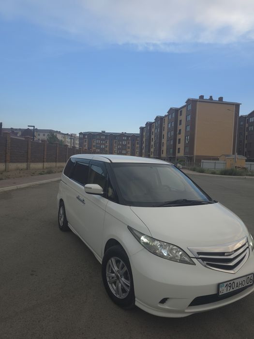 Продаётся Honda Elysion