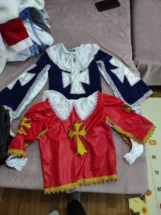 Продам новогодние костюмы