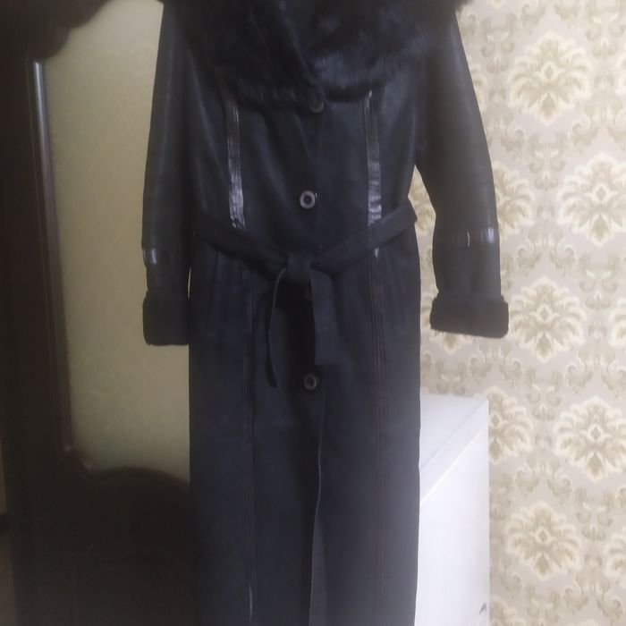 Зимняя дубленка женская