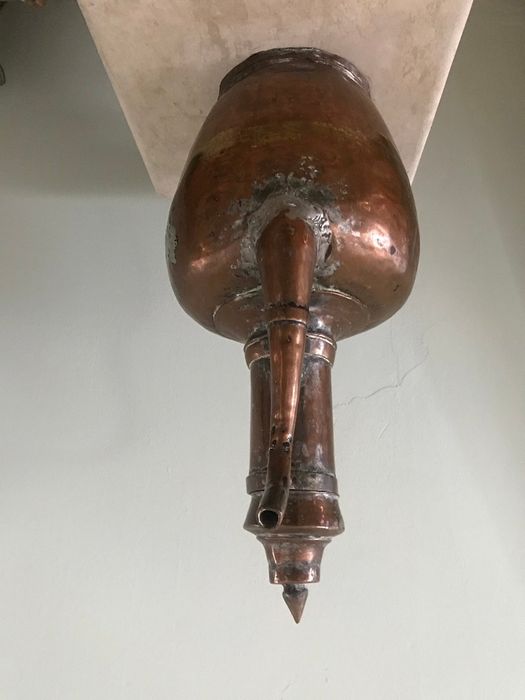 Голям стар меден ибрик