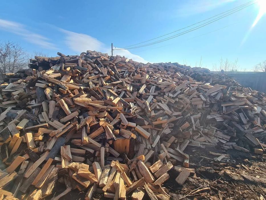 Lemne de foc sparte si uscate ,esență tare. Livrare gratuita in jud TR