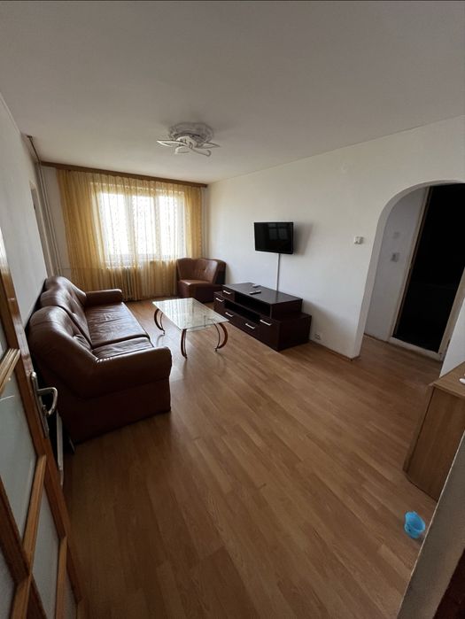 Închiriere apartament cu 4 camere