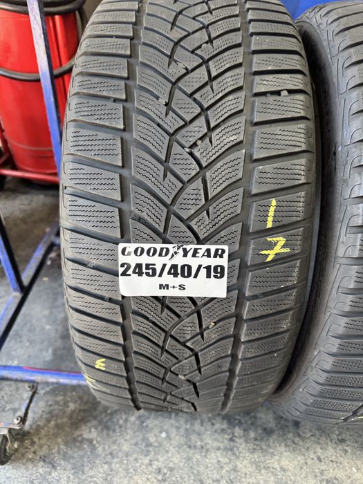 245/40/19 goodyear  M+S