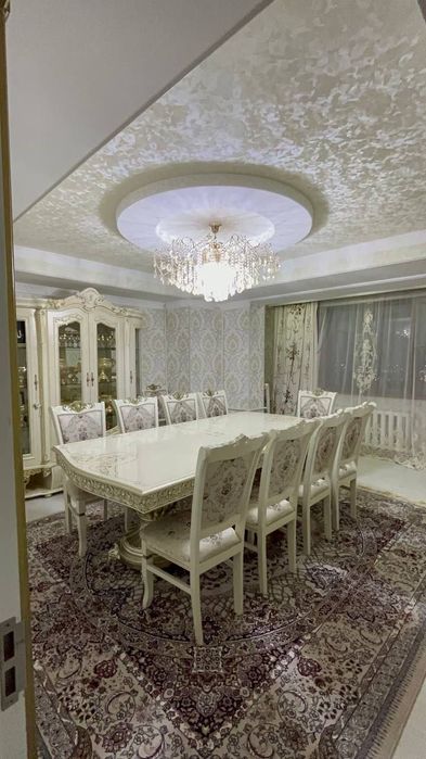 Московские Высотки Дархан 4х-комн квартира