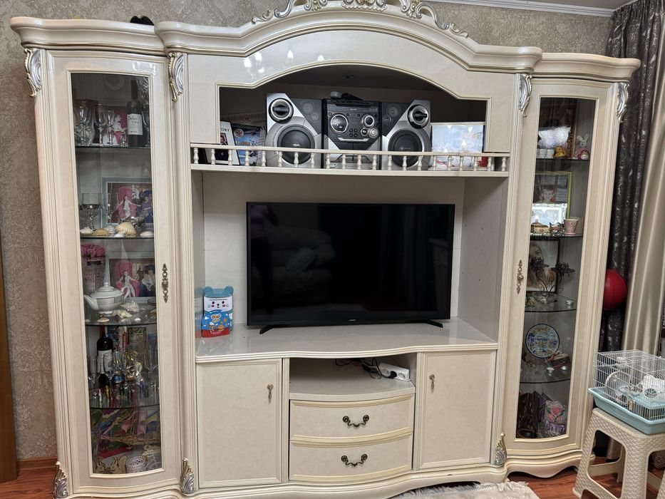 Продам стенку в зал