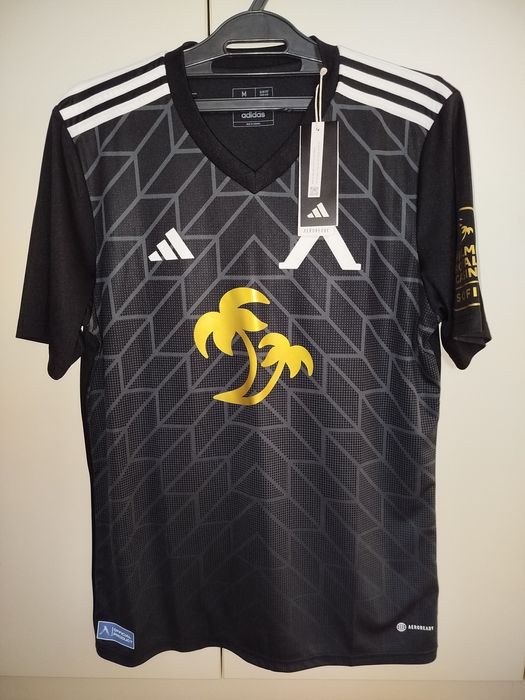 Официални фланелки на Левски София - сезон 23/24г. - размер М