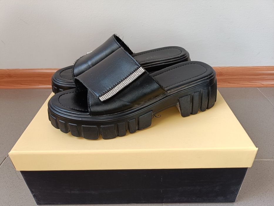 Продам женские шлёпанцы