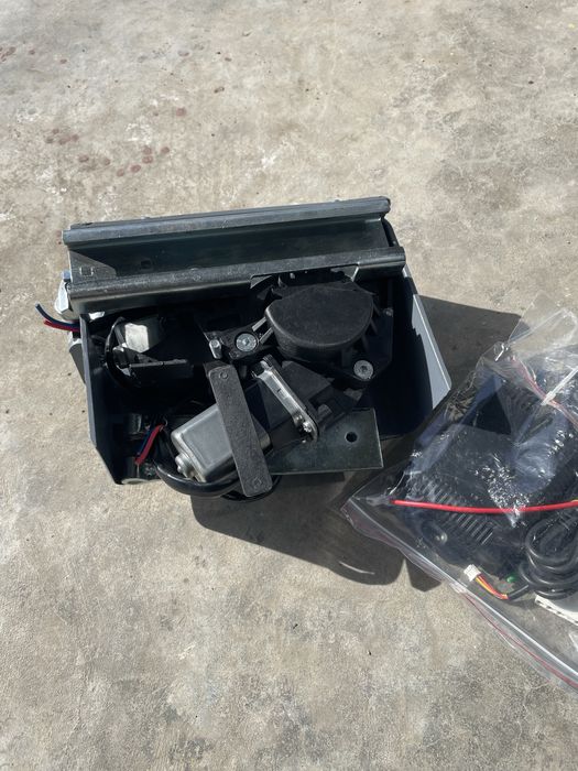 Автоматична машинка за странична врата на бус