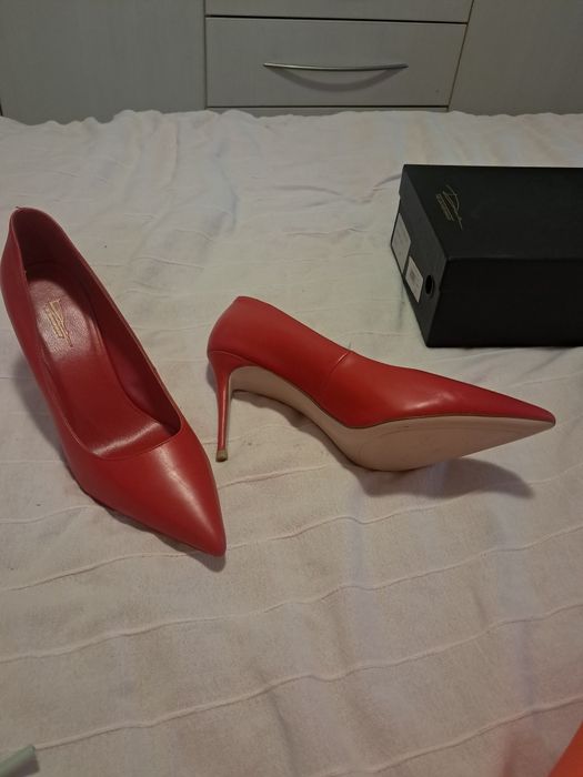 Червени обувки естествена кожа с висок ток