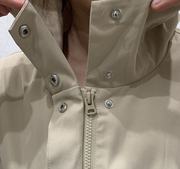 Куртка бежевая 48р (плащевка)