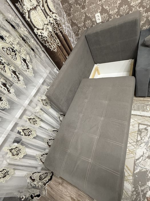 Продам мини диван в отличном состояний