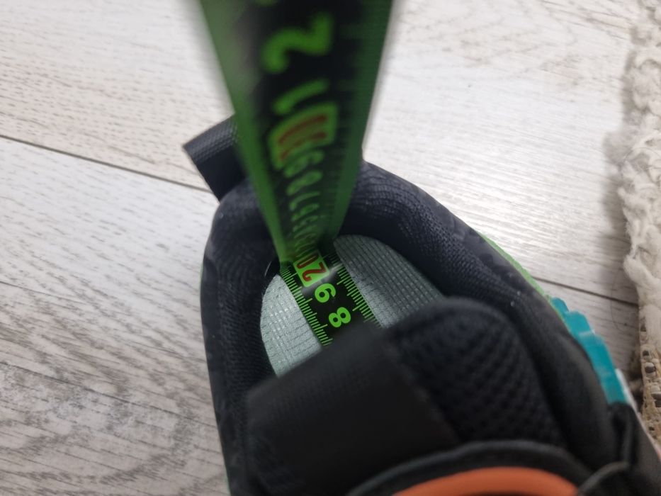 Vand adidasi NOI  marime 33,  20 cm