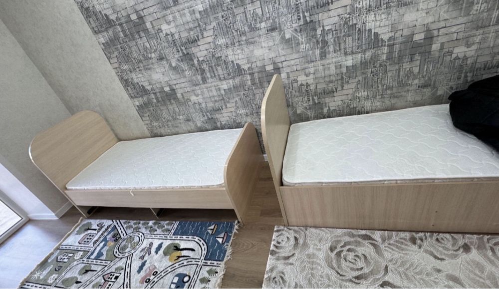 Продам детскую кровать с матрасом