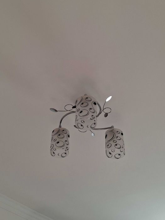 Продам люстры в отличном состоянии